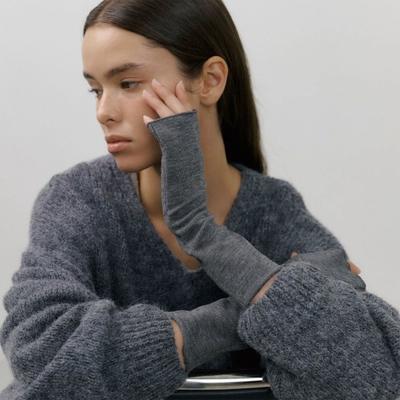 Bb De Solid Long Hand Warmer  3 Colors 