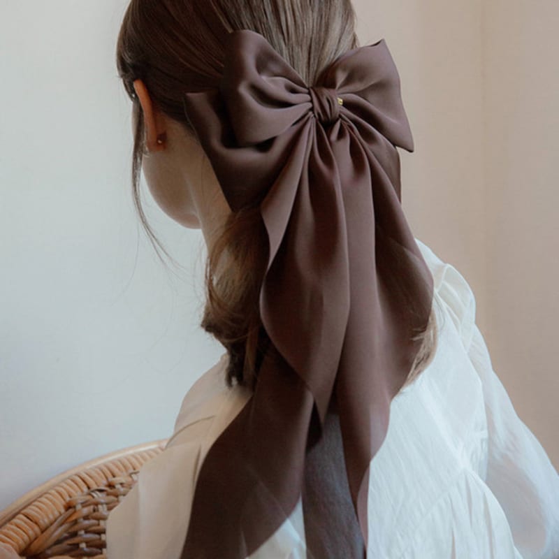 

Jean Paul Clarisse Long Volume Ribbon Pin JP-22-077AB IVORY