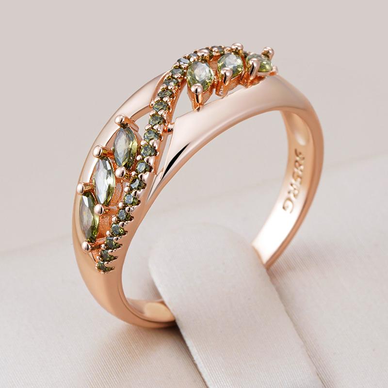Unique  Rose Gold Color Crystal Ring For Women Fashion Olive Green Natural Zircon Accessories Vintage Daily Jewelry