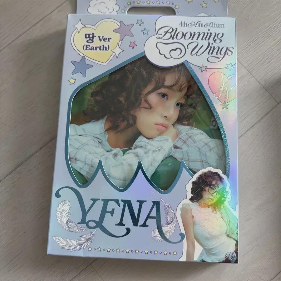 

Iz*one Чхве Йена Blooming Wings Earth Альбом