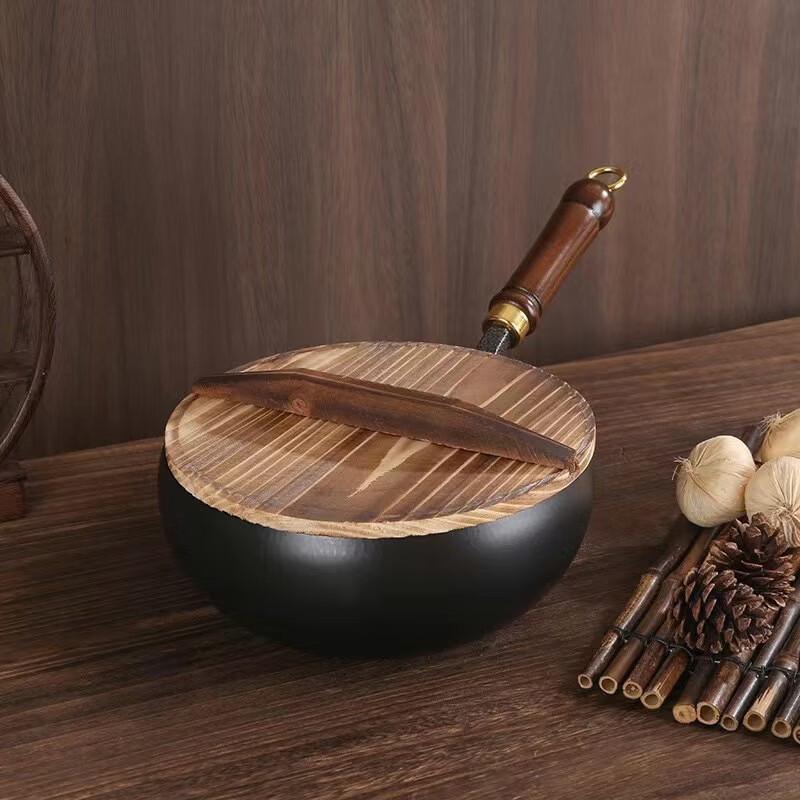 ZISIZ Non-stick Iron Stir-fry Pan with Wooden Lid