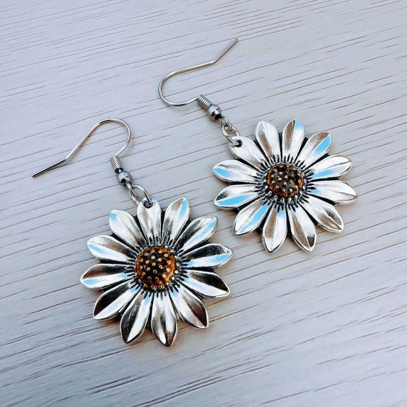 Retro 3D Sunflower Daisy Earrings - Ancient Gold Aesthetic Dangle Jewelry