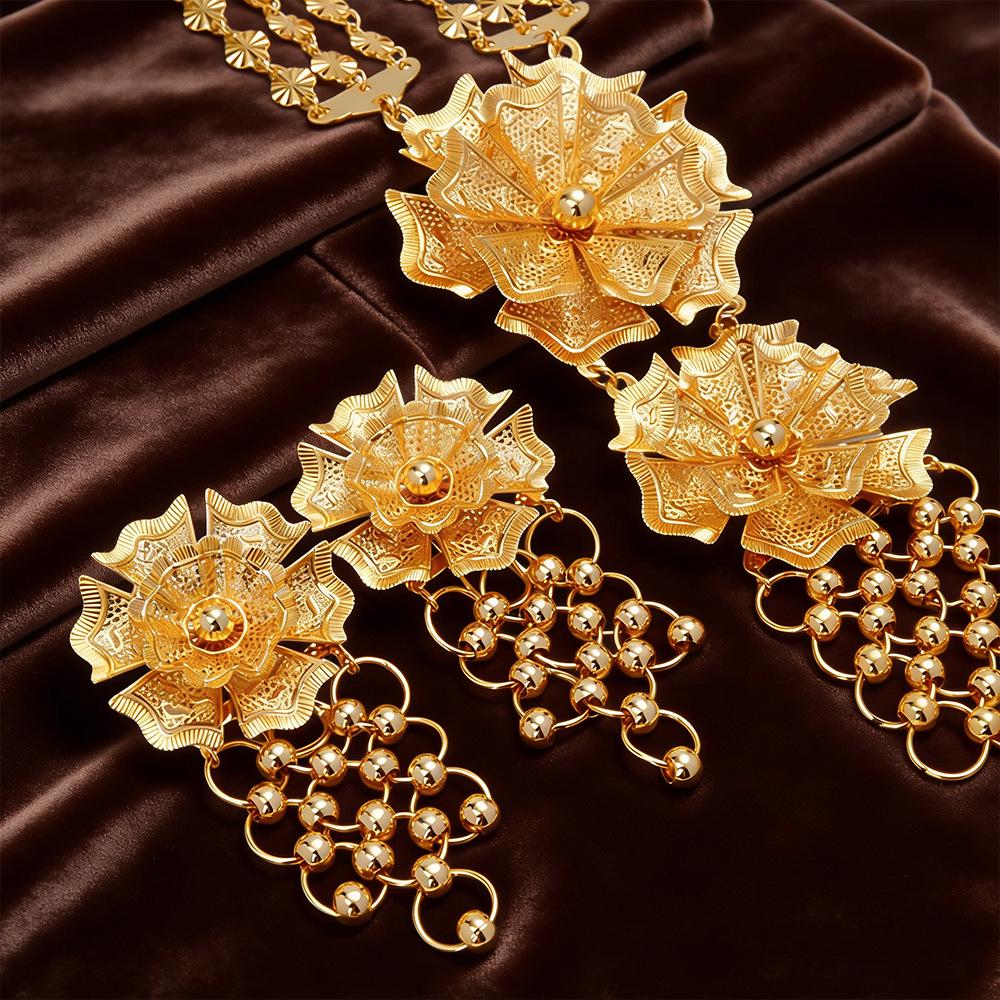 Dubai Gilded Flower Necklace & Earring Set with Ethnic Retro Court Style for Weddings and Banquets