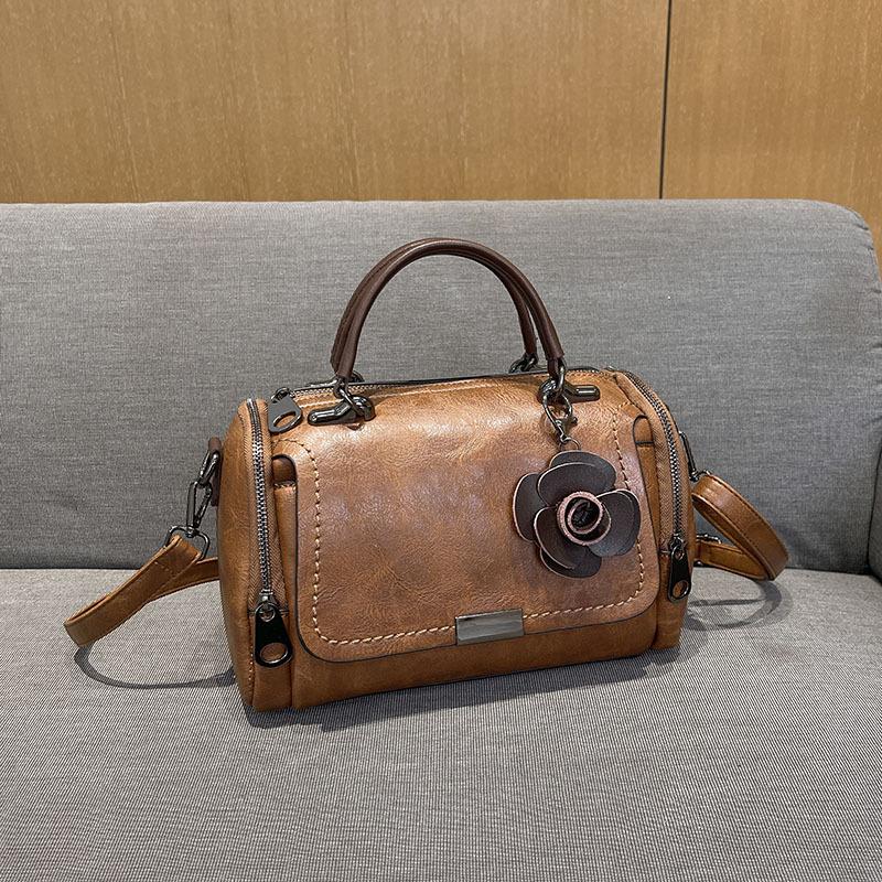 Spring and summer new trendy retro temperament handbag large capacity foreign style versatile Boston bag light luxury European and American style wo