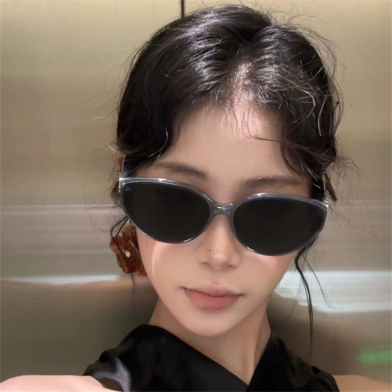 2025 Cat-Eye UV Protection Sunglasses - Stylish Women's Retro Design, Enhances Facial Features