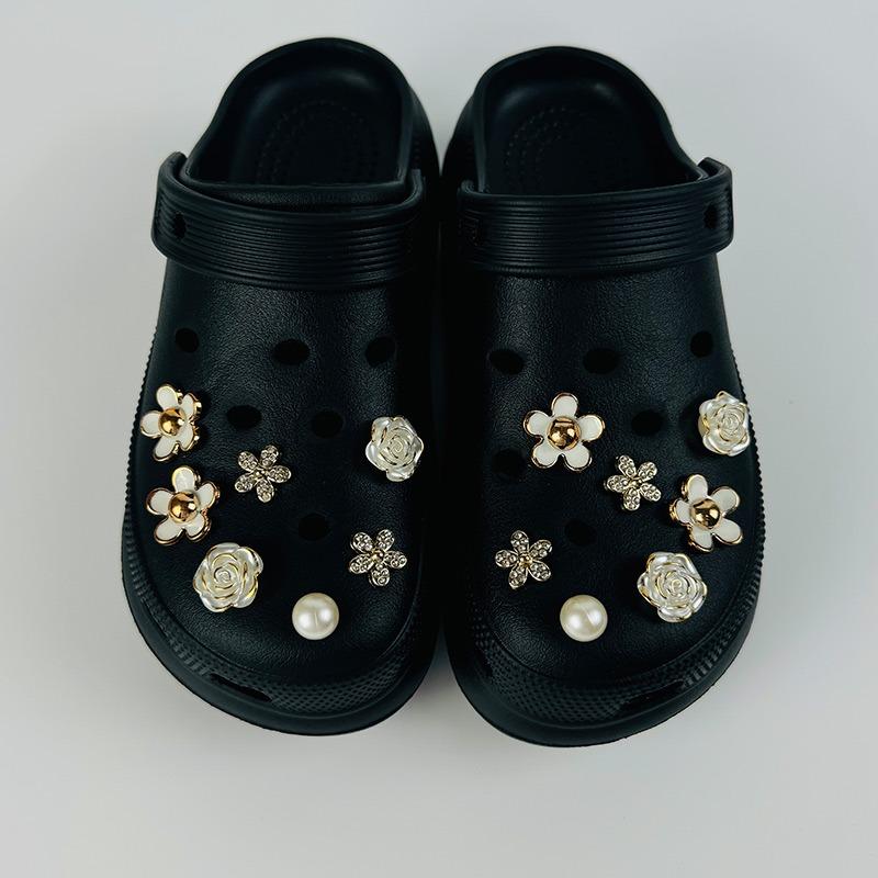 14DB Divatos Cipődísz Készlet Kiegészítők Lyukas Cipő Csat Vízgyémánt Gyöngy Rózsa DIY Cipődíszek Női Lányok Buli Ajándék