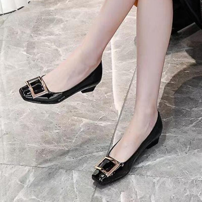 Fashion 2025 French Square Buckle Shallow Mouth Classic Flat Shoes Square Toe Patent Leather Temperament Women's Single Shoes New Style