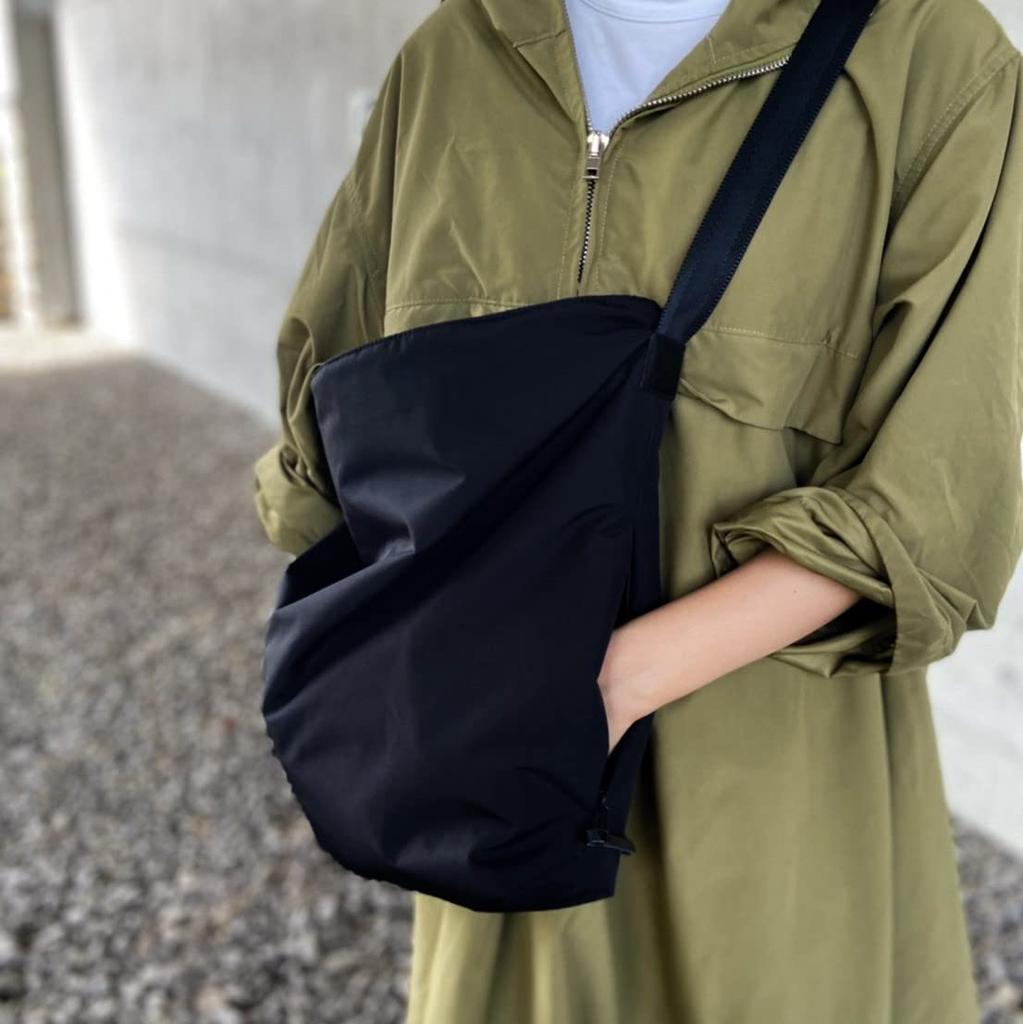 LIVERAL Shoulder Bag UKIE Large Fully Waterproof Fabric Water Repellent Unisex Black Black