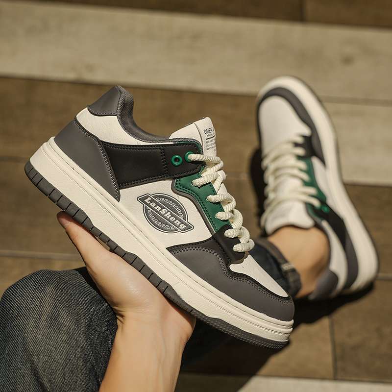 Herrenschuhe Sommer atmungsaktiv Jugend National Tide Schuhe vielseitige Sport- und Freizeit-Board-Schuhe Herren dicke Sohlen erhöhend kleine weiße Tide-Schuhe