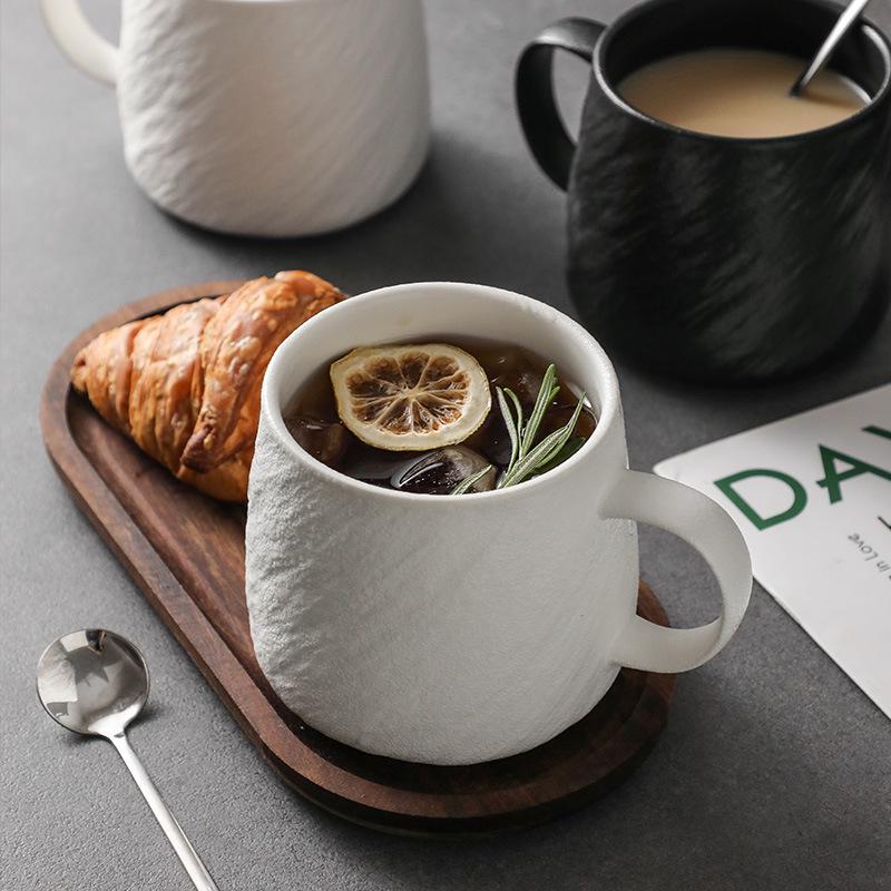 Large Capacity Ceramic Mug for Coffee, Tea, and Breakfast