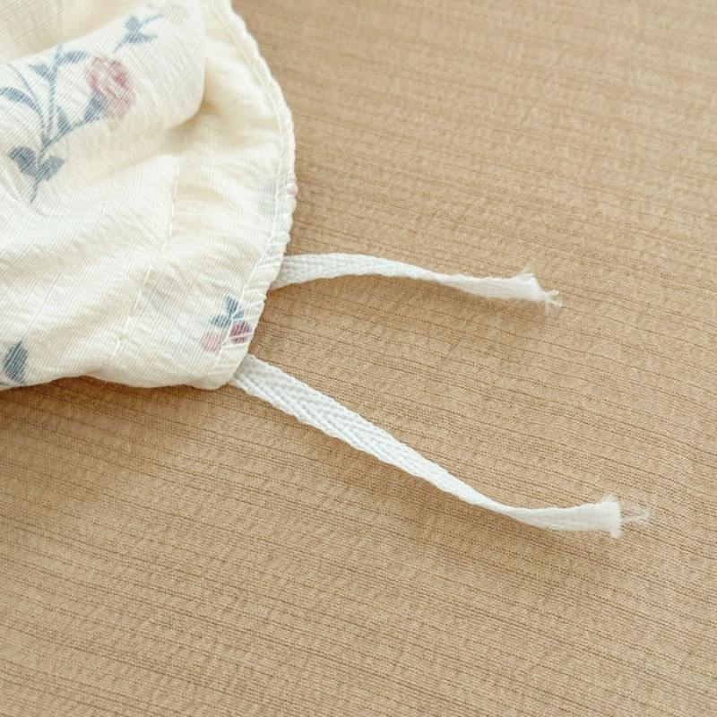 Sanftes kleines florales Vier-Teile-Set Aerobic gestrickte Baumwolle Bettlaken Spitze doppellagiges Garn Bettbezug gewaschene Baumwolle Bettlaken