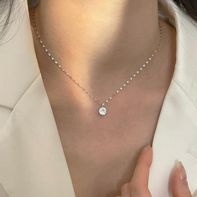Elegant Six-Claw Diamond Necklace for Women - Simple, Cold, and High-End Clavicle Chain