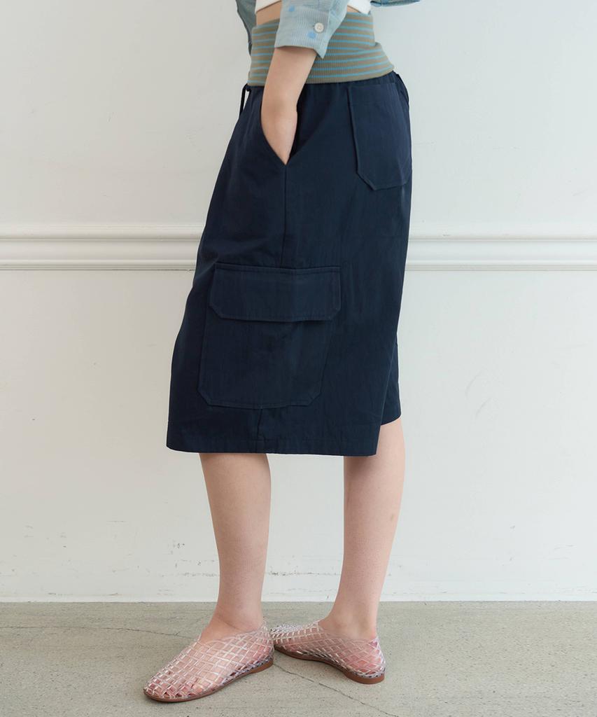 AYVUL Stripe Fold Bermuda Pants, Navy