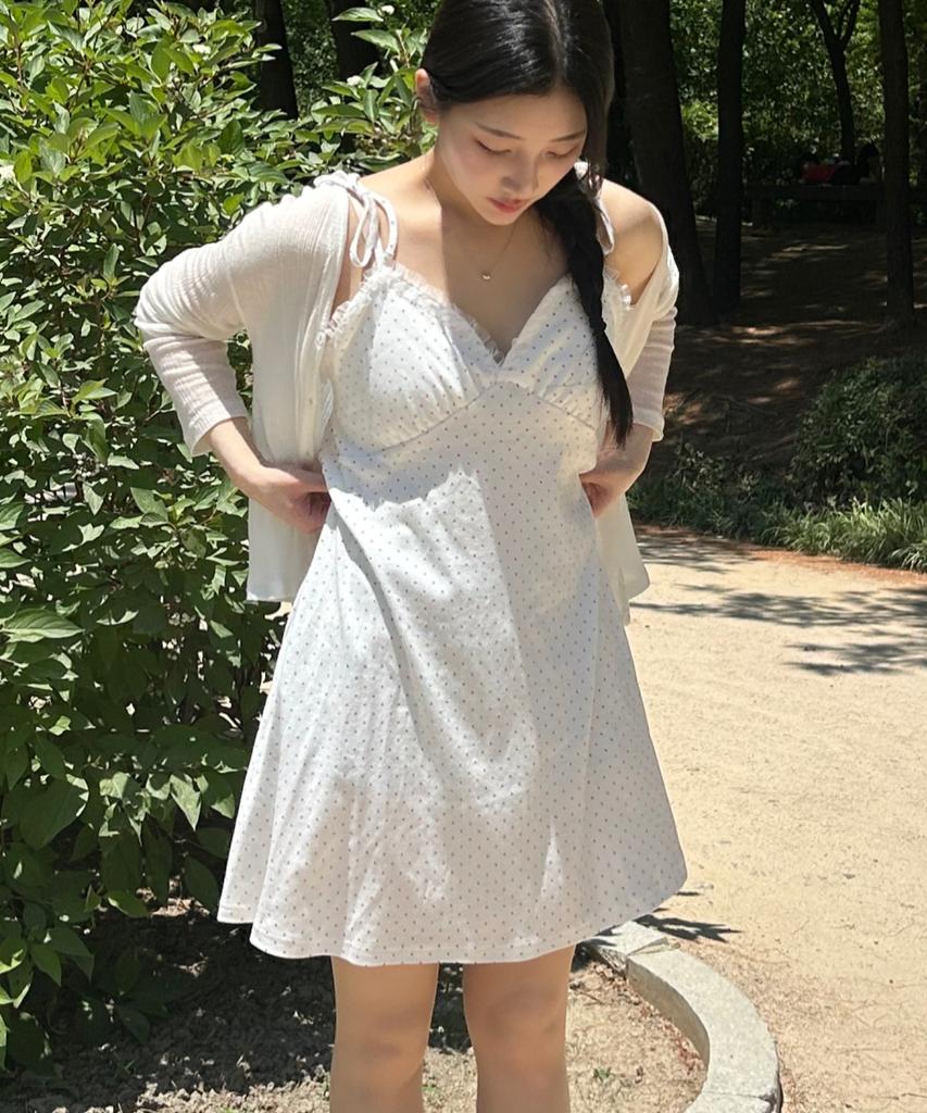 Loginaenloji Dot Pattern Pleats Ops White