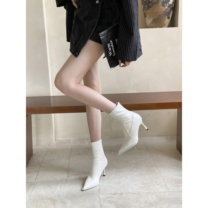 

Осень 2025 новая модель острый носок тонкий каблук высокий каблук темперамент тонкий французская мода сексуальная красота женские интернет-знаменитости короткие сапоги 40 белый