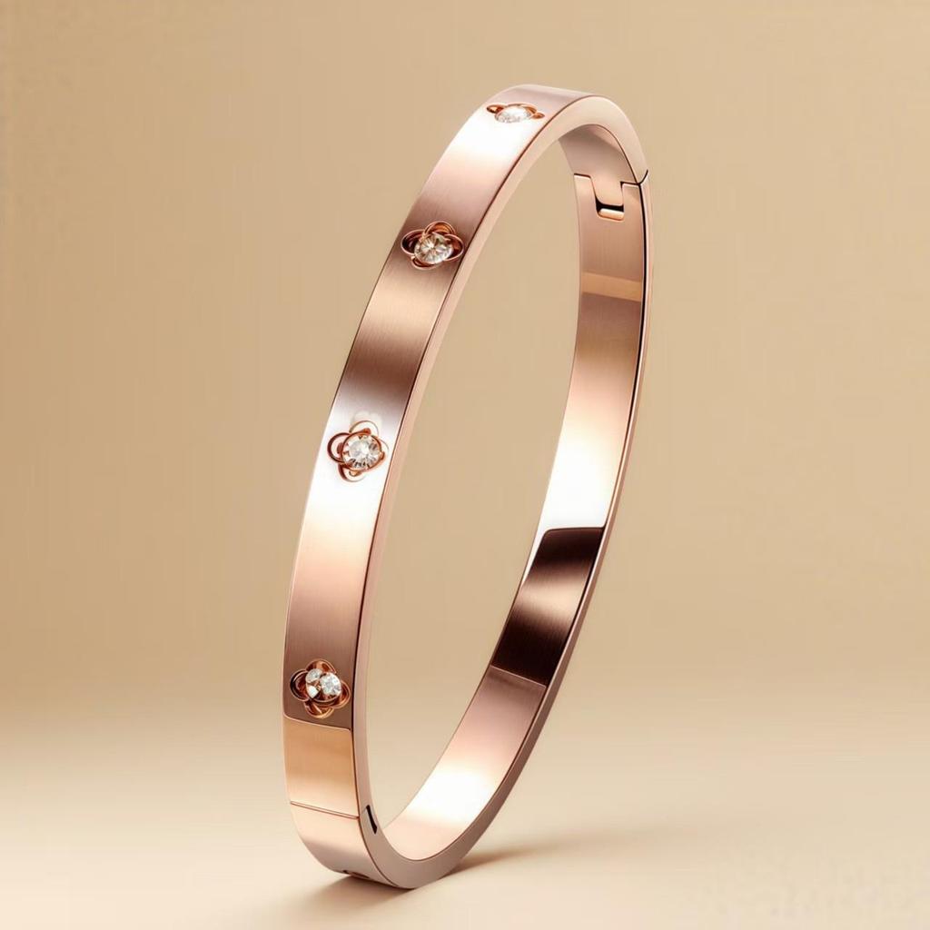 18K Gold-Plated Stainless Steel Bracelet for Girls & Women with Diamond Inlay - Retro Stackable Design
