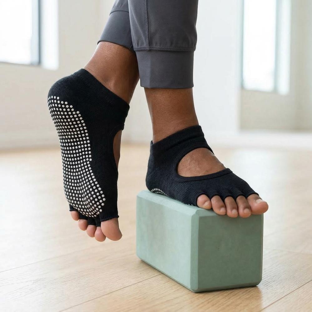 1 Pair Toeless Yoga Socks with Anti-Slip Grip Suitable for Pilates Ballet Barefoot Workouts Open-Toe Athletic