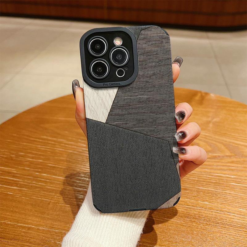 Vertikal genarbtes Lederhülle mit Holzmusterdruck, stoßfeste weiche Silikonhülle mit vollem Schutz für das Kameraobjektiv für iPhone