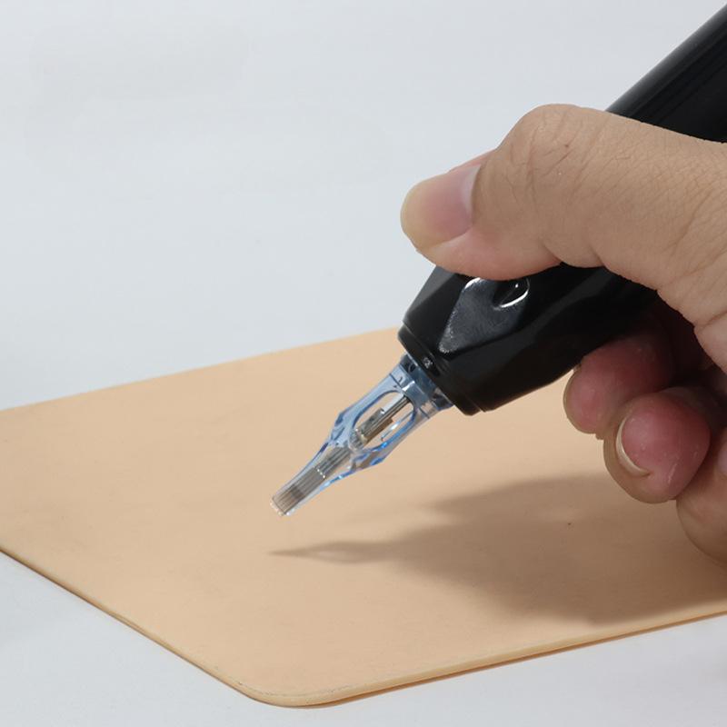 Bezdrátové nabíjení Tetovací pero Začátečník Řezací linka Stínovací Tetovací strojek Pero 1400mAh Přenosný výkon Tetovací bateriové pero Pistole