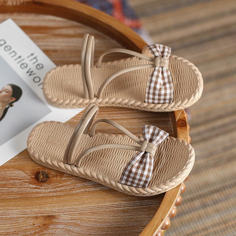 Women Summer Slippers Fashion Joker New Summer Beach Shoes Ins Tide Online Celebrity Thick-soled Slippers Breathable Anti-slip