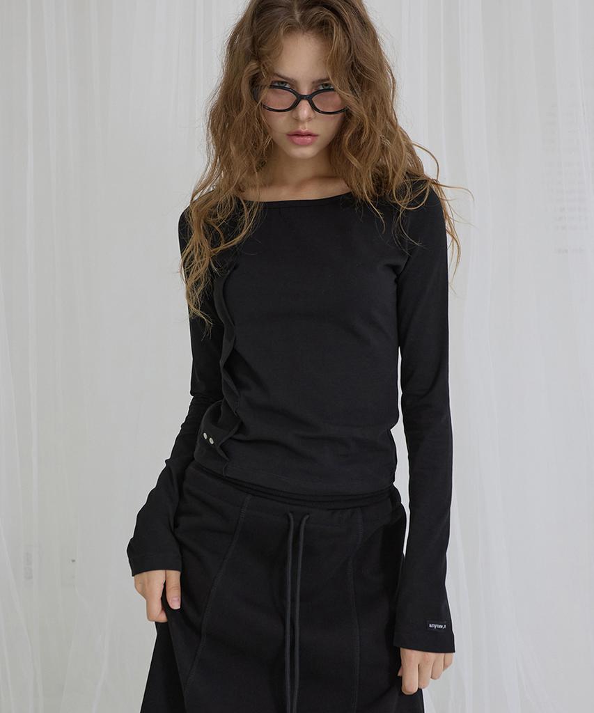 Lense Cut-Out Boat Neck Long Sleeve Tee Black