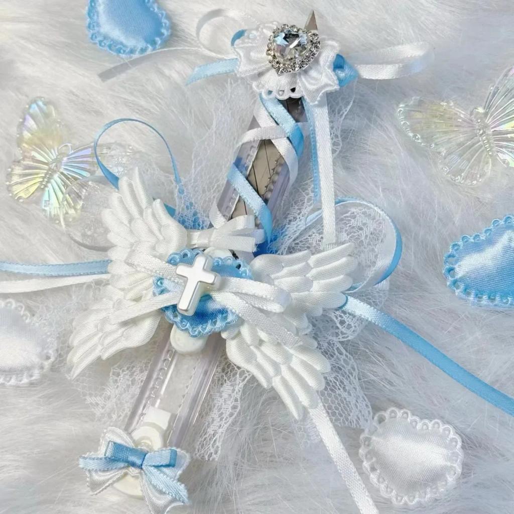 1 stuk schattige, coole zwarte papiersnijder met creatief ontwerp, vleugels, vlinder, doosopener, draagbaar mini-universeel mes, schoolbenodigdheden