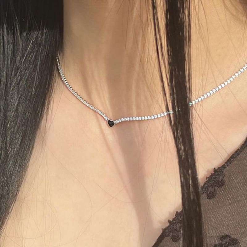 

Hyeres-lor Essence Silver (W) Tennis Heart Necklace Onyx Black NEW HL4N46401W9420 ONE