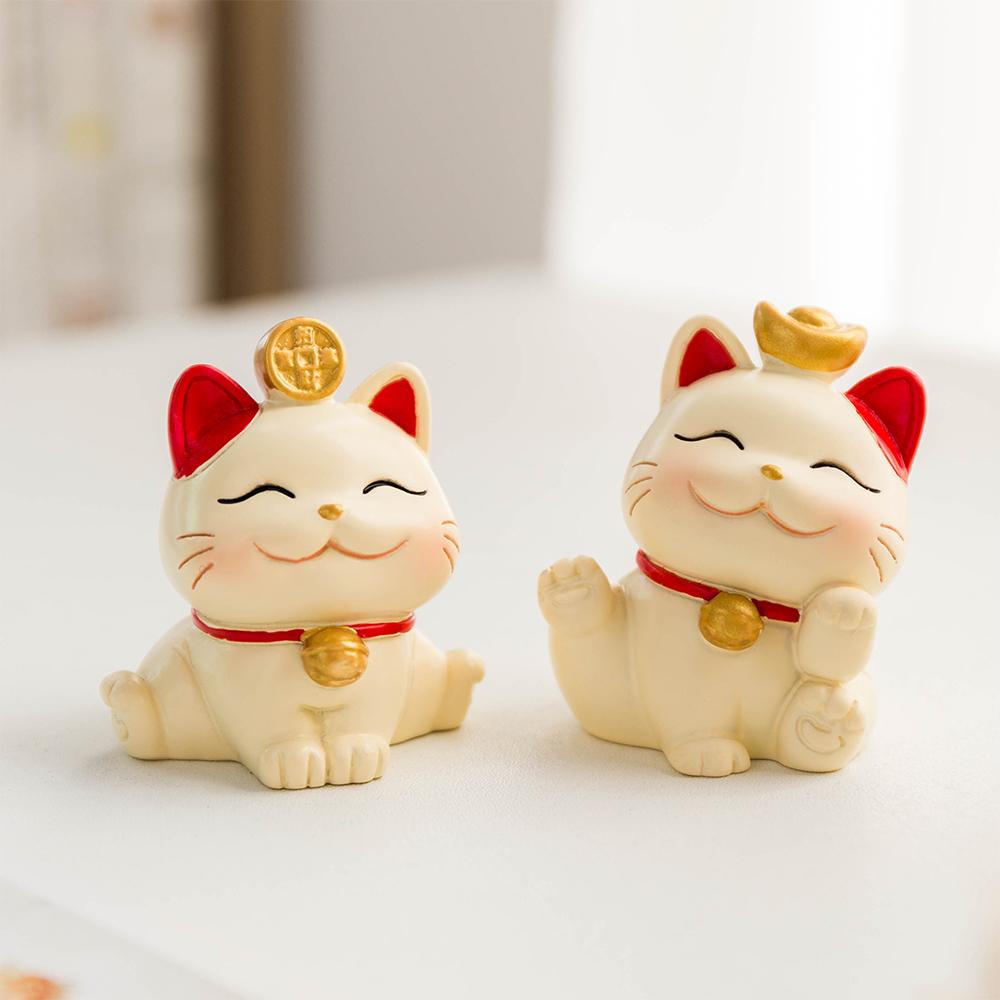 Resin Lucky Cat Ornaments Creative Animal Crafts Lovely Home Office Desktop Decoration Cute Gift for Children Bring Good Luck