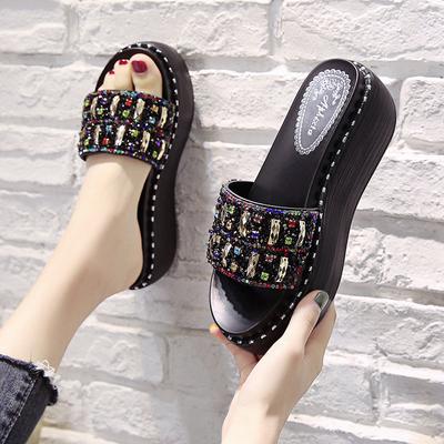 In the Summer of 2024, the New Thick-bottomed Rhinestone Women's Slippers Korean Version of Versatile One-character Outer Wear Cool Slippers Tide