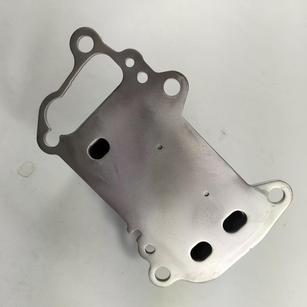 11427802113 Engine Aluminum Oil Cooler For BMW X1 E60 E61 E81 E84 E87 E90 E91 2013-2017