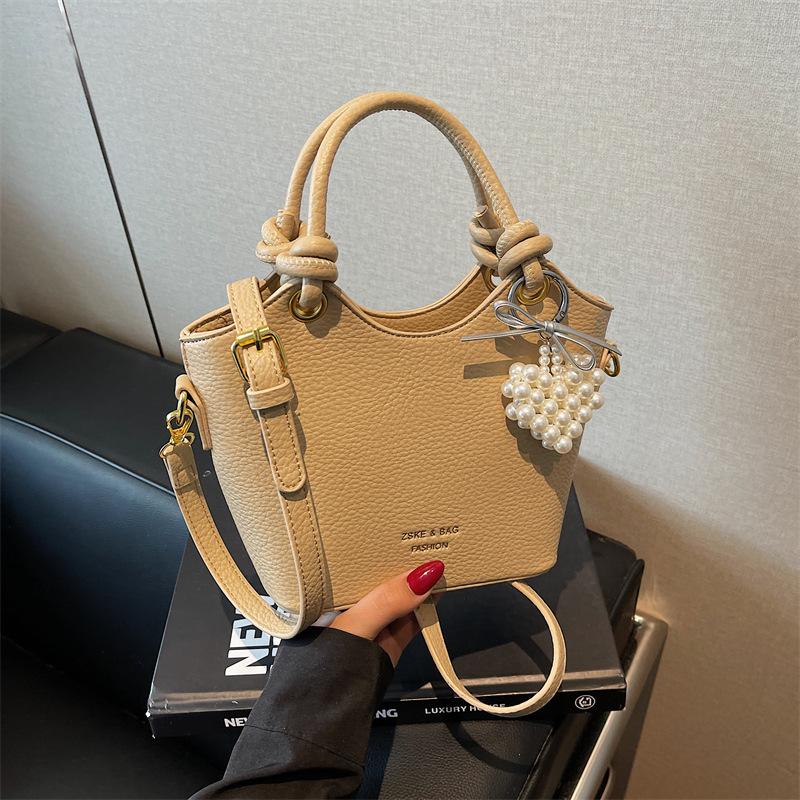 Hand Carry Fashion Bucket Bag Women's Korean Version Ins Shoulder Bag 2025 Spring New Simple Casual Portable Messenger Bag
