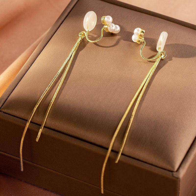 Kolczyki Chwosty ze Sztucznych Pereł 2023 Nowe Lekki Luksus Komar Cewka Bez Przekłuwania Klips na Ucho Damskie Akcesoria do Uszu