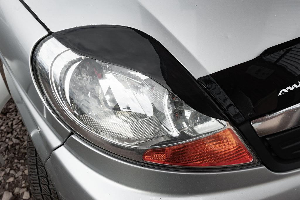 Реснички Porshe-style Черный мат для Nissan Primastar 2002-2014 гг