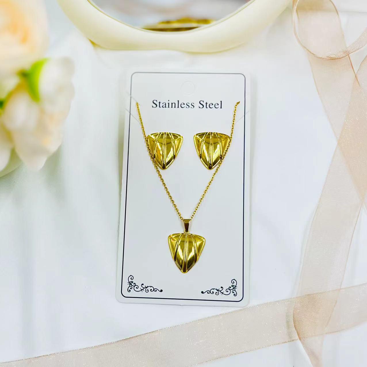 Комплект серьги и ожерелье в форме сердца из нержавеющей стали с гальваническим покрытием