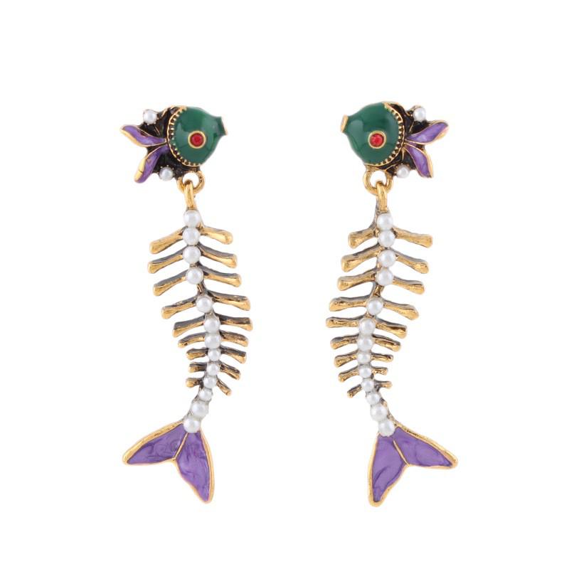 Retro Rhinestone Pearl Fishbone Earrings: French Court Style Hand-Painted Studs for Women