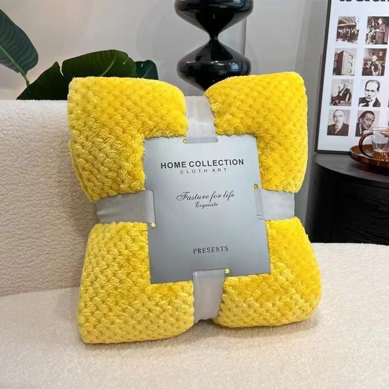 Pineapple Grid Flannel Fleece Blanket for Office & Nap - Thickened Coral Fleece Air Conditioning Cover