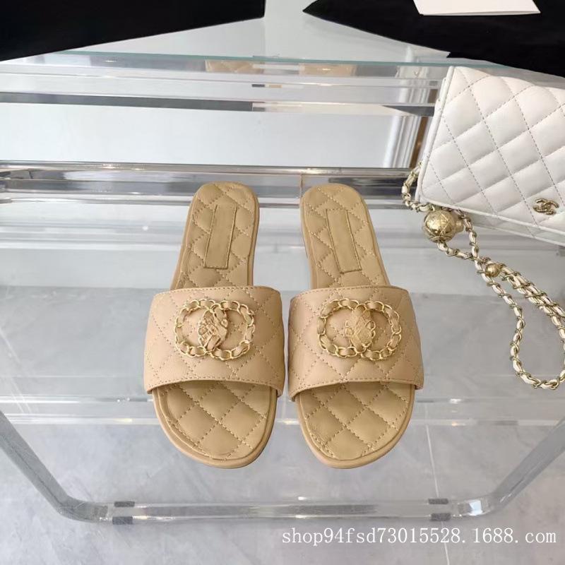 Classic Xiaoxiangfeng Sandals Women Wear Black Chain Slippers Versatile Fashion Diamond Flat Bottom One-word Drag