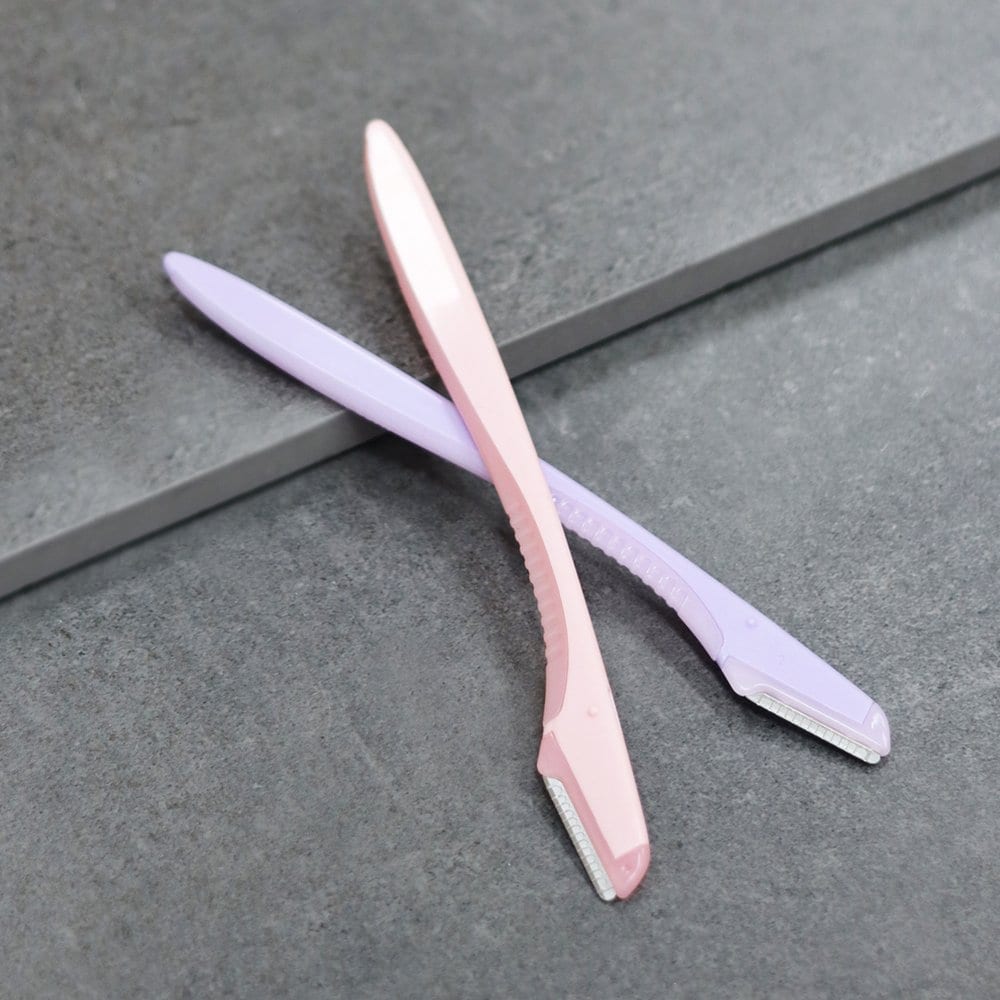 

Basic straight eyebrow razor