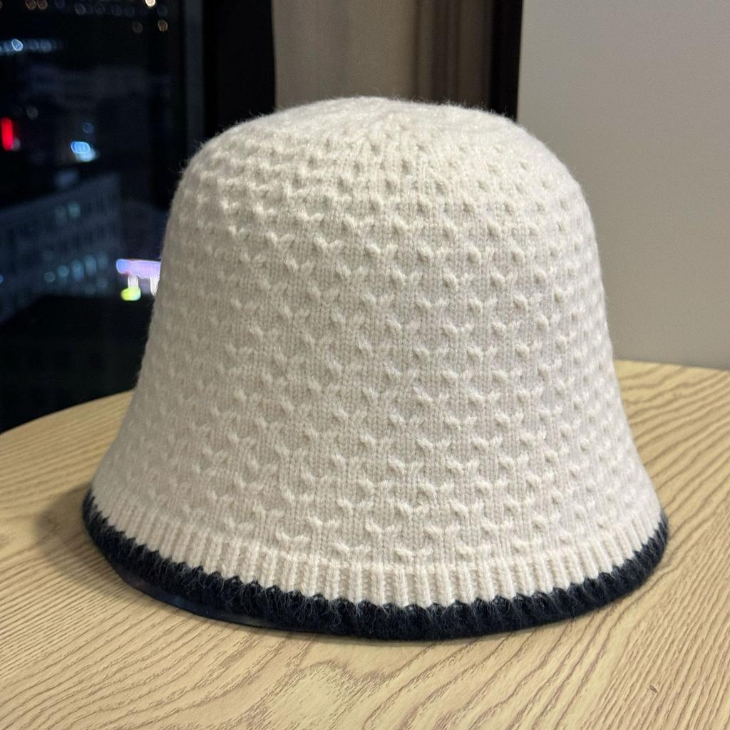 New Japanese-style Hollow Knit Bucket Hat for Spring and Autumn, Warm and Versatile, Makes the Face Look Smaller, Suitable for a Natural Look,