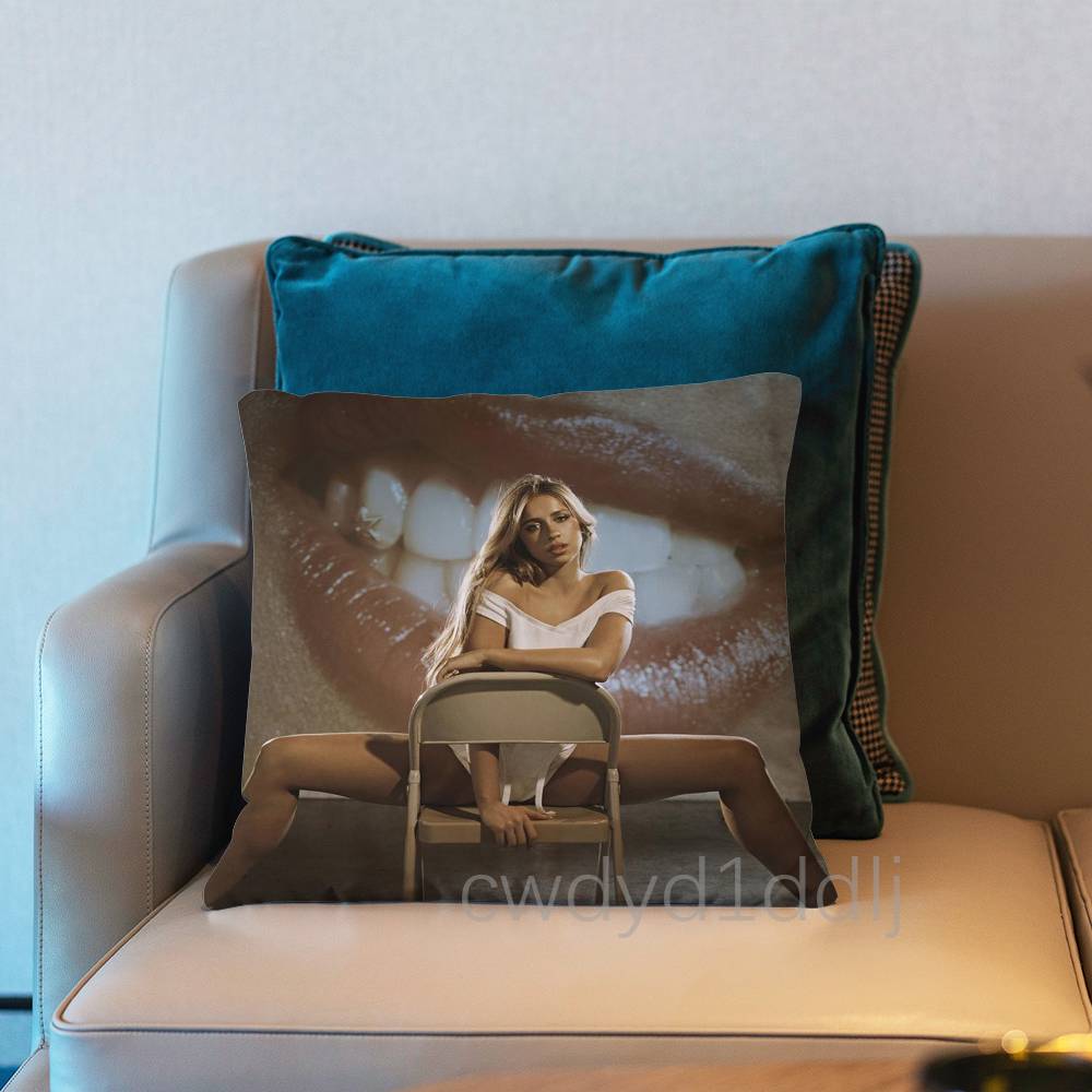 T-Tate M-Mcrae So Close To What Pillowcases Cute Funny Pillow Case For Wedding Party Home Decor Comfy Pillow Cover