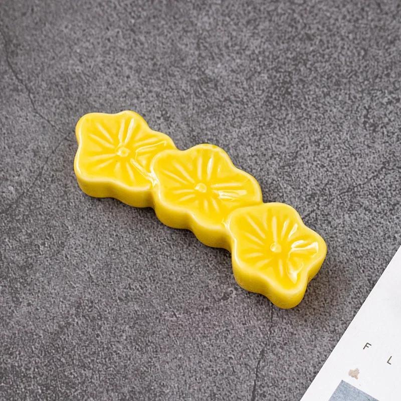 

1-3pcs Ceramic Sakura Blossoms Chopsticks Holder Spoon Fork Chopstick Rest Stand Kitchen Tools Tableware Dining Table Decoration 1pc