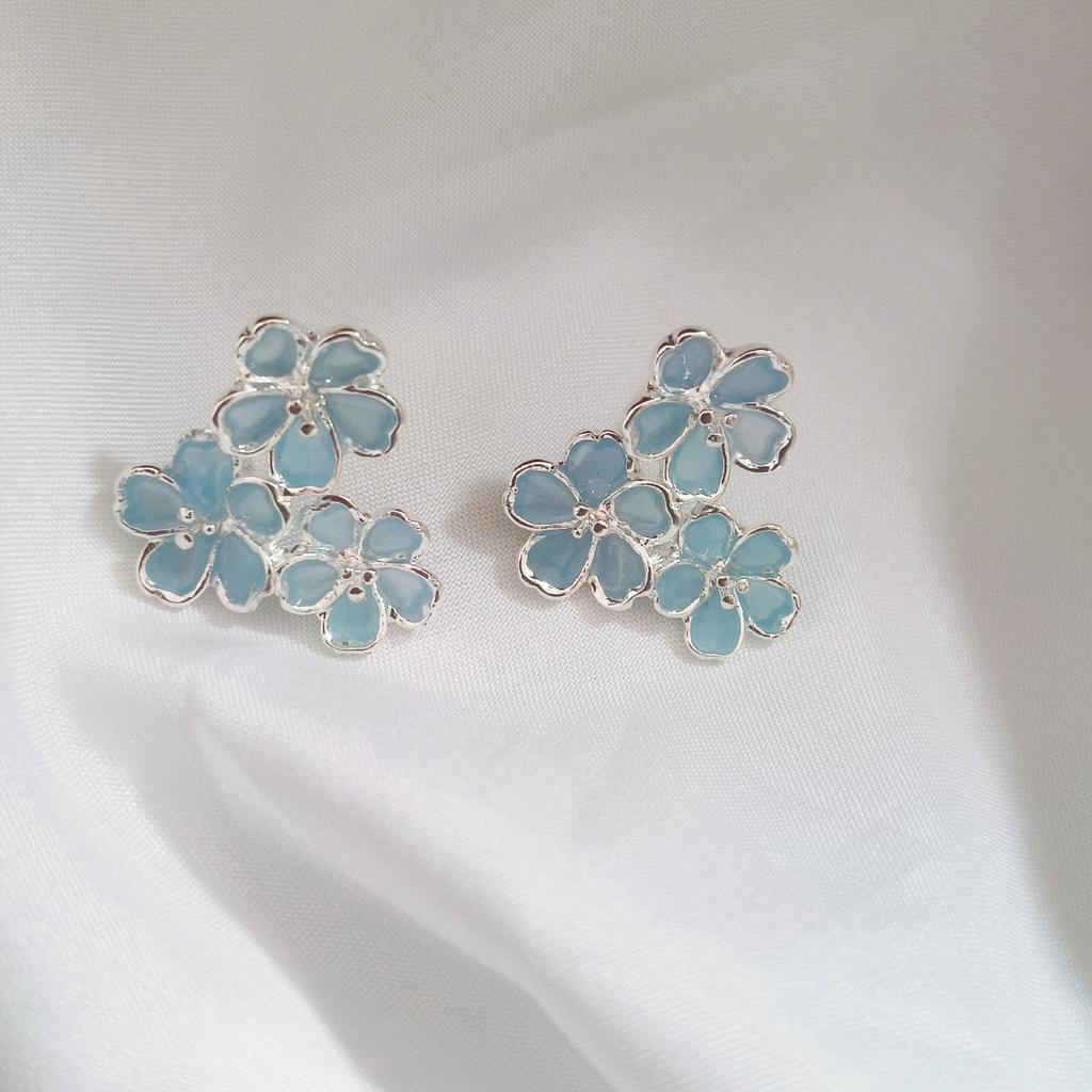 Old And Beautiful~ Fringed Earrings Niche Long Flower Butterfly Stud Earrings Exquisite Versatile Light Luxury Ears