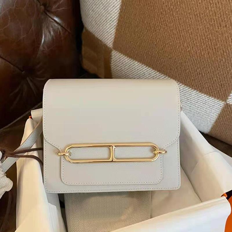 This Children's Bag Is Elegant, Fashionable, Simple and Versatile. It's A Small Square Bag with A Single Shoulder and A Crossbody