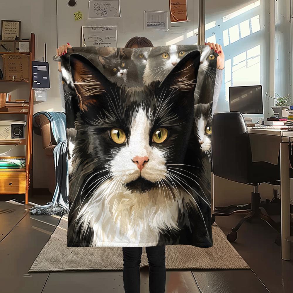 Calico Cat,pattern Flannel Blanket, High quality Comfortable for All Seasons, Home Decor, Warmth and Comfort, Perfect for Gifts.