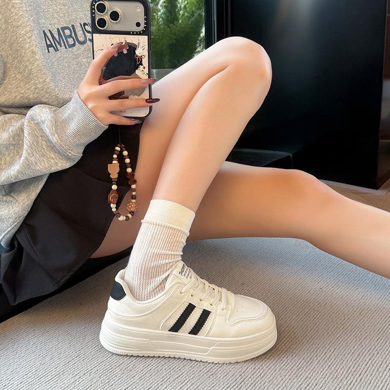 Women's Spring Breathable Thick-Soled Leather White Casual Sports Shoes, Versatile Flat Board Footwear For Students.