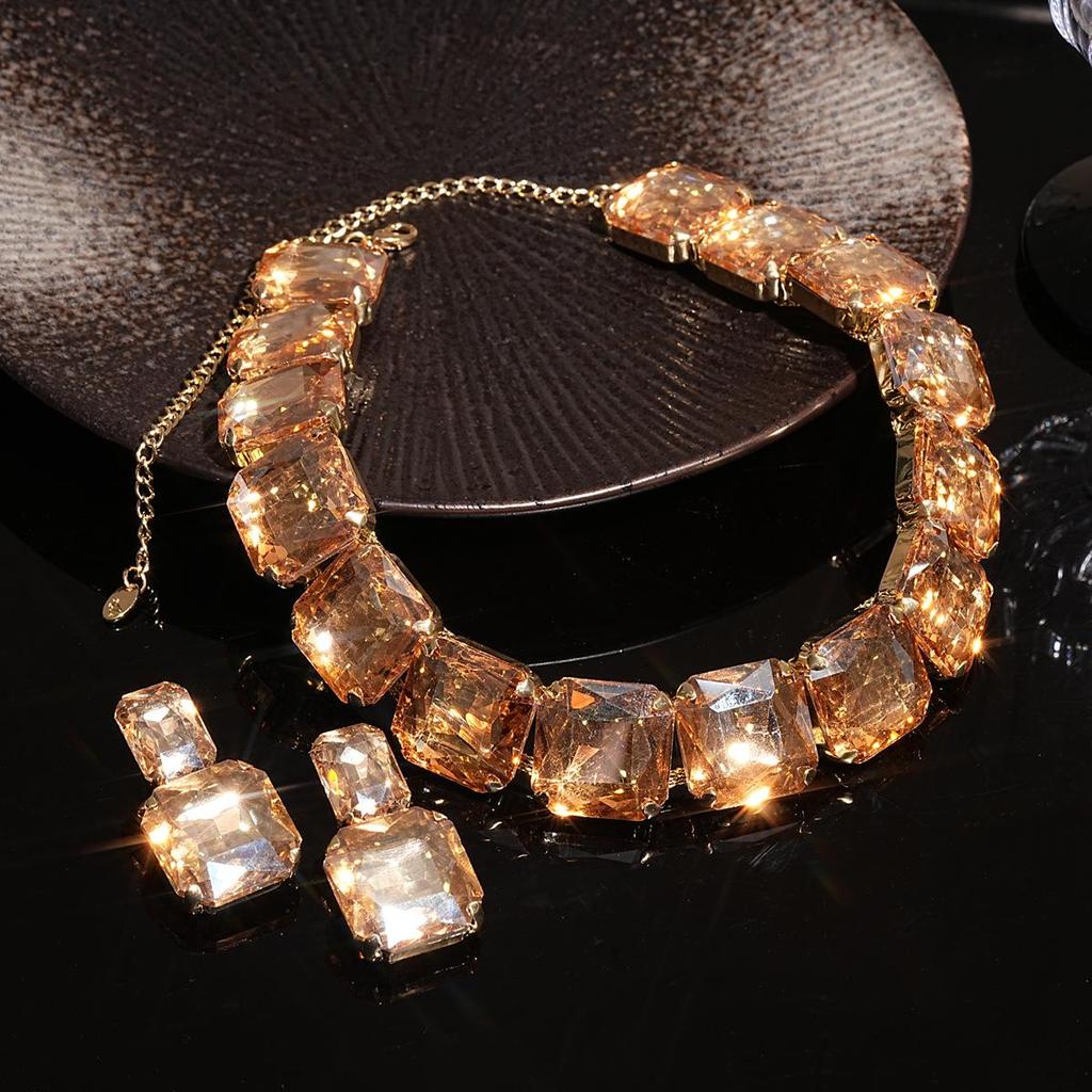 Exquisite Rhinestone Square Necklace & Earrings Set with Niche Design