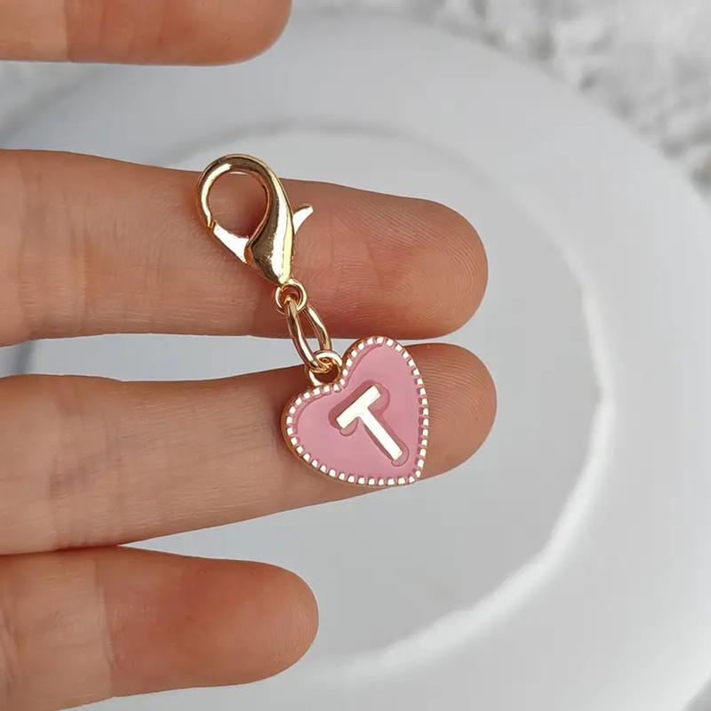 Gorąca sprzedaż 26 liter angielskich różowy dwustronny breloczek z brzoskwiniowym sercem w kształcie serca stopowy dodatek wisiorek