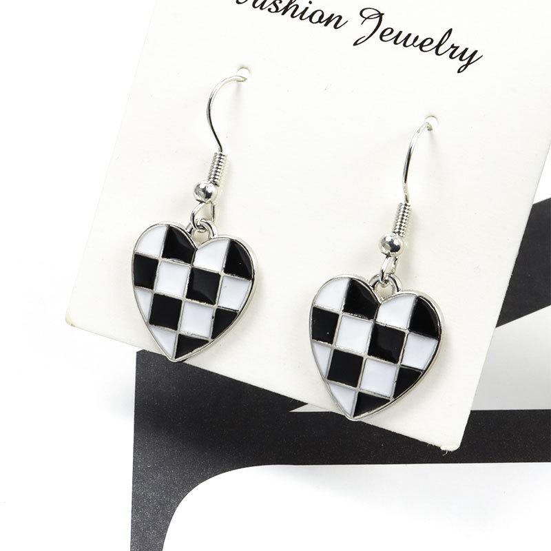 Black and White Checkerboard Heart Shaped Dangle Earring for Women Enamel Zircon Temperament Kids Christmas New Year Gift