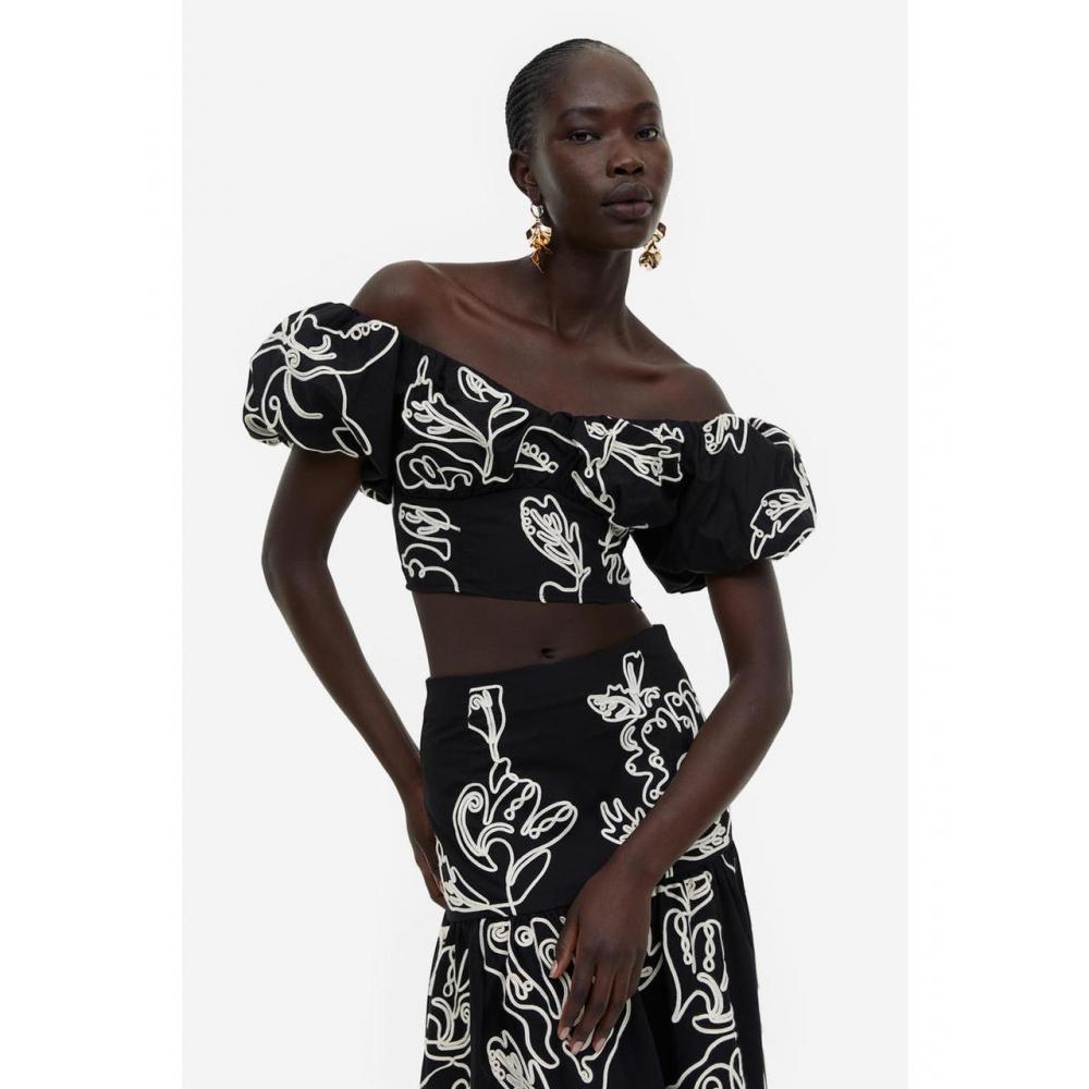 

H&M Embroidered Off Shoulder Top Black 1162502001