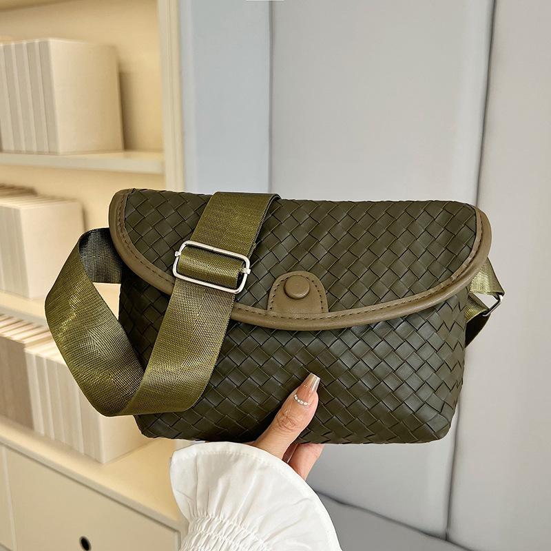 Fashion Shoulder Bag Women's New Summer Simple Casual Bag Texture Personalized Messenger Bag Breast Bag Women